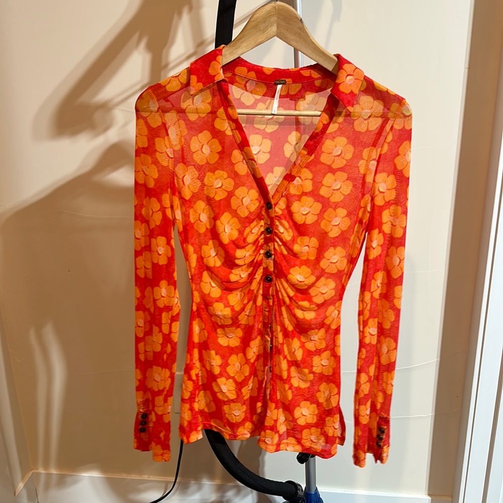 FREE PEOPLE ORANGE BUTTON DOWN TOP 🍊